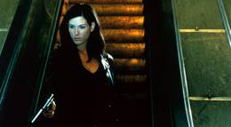 Кадр из фильма "Убивать надо вовремя" - 2