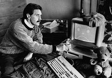 О жизни Джона Макафи расскажут в двух версиях 