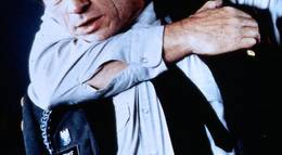 Кадр из фильма "Доставить по назначению" - 1