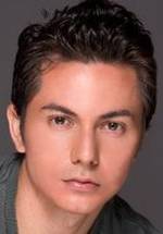 Трой Манандич фото