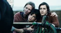 Кадр из фильма "Нет места на Земле" - 1