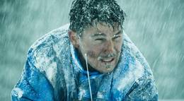 Кадр из фильма "На глубине шести футов" - 1