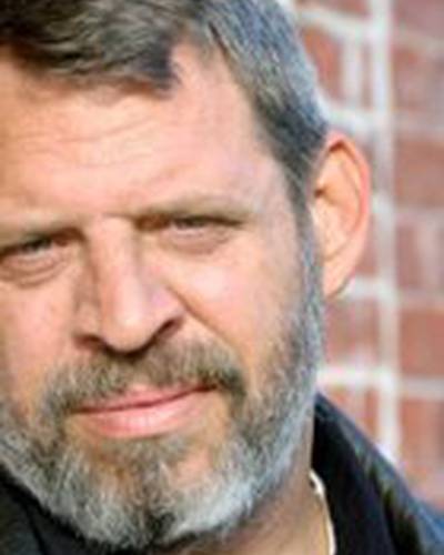 Дэниэл Джонс фото