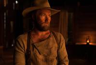 Кадр Джейн берет ружье