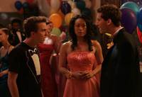 Кадр Малкольм в центре внимания