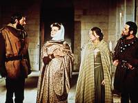 Кадр Лев зимой