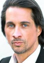 Майкл Истон фото