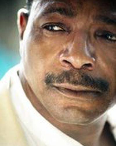 Карл Уэзерс фото