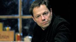 Кадр из фильма "Похороните меня за плинтусом" - 2