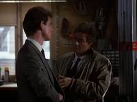 Кадр Коломбо идет на гильотину