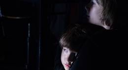 Кадр из фильма "Мрачные небеса" - 1