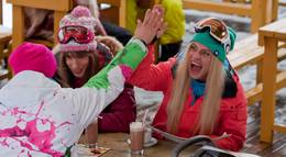 Кадр из фильма "В спорте только девушки" - 2