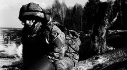 Кадр из фильма "Киборги" - 2