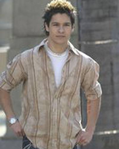 Оливер Джеймс фото