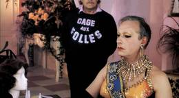 Кадр из фильма "Клетка для чудаков 3" - 1