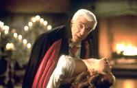 Кадр Дракула: Мертвый и довольный