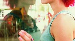 Кадр из фильма "Беги, Лола, беги" - 2