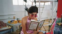 Кадр из фильма "Бог большой, я маленькая" - 2