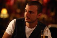 Кадр Аутинг – Помолвлены по ошибке