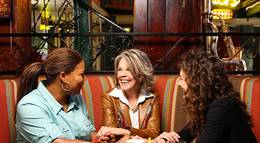 Кадр из фильма "Шальные деньги" - 2