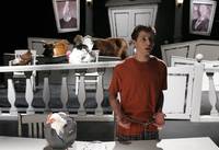 Кадр Малкольм в центре внимания