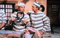 Кадр The Apple Dumpling Gang Rides Again