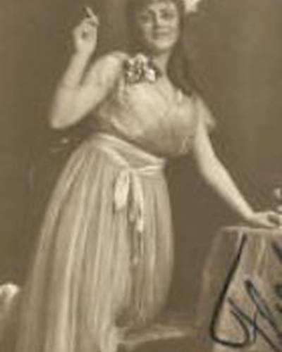 Lilly Flohr фото