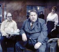 Кадр Песни со второго этажа