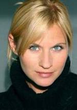 Simone Heher фото