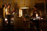 Кадр Малкольм в центре внимания