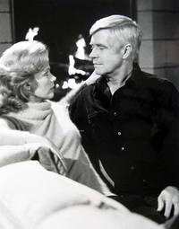 Кадр Разрывающаяся между двумя возлюбленными