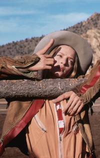 Кадр Даже девушки-ковбои иногда грустят