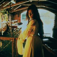 Кадр Женщина в белом