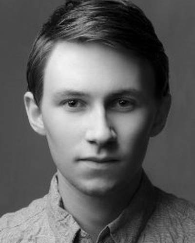 Брэдли Холл фото