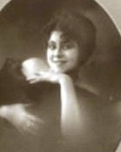 Эстер Карена фото