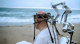 Кадр из фильма "Мертвый мозг" - 1