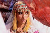 Кадр Женский источник