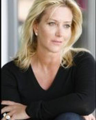 Кэти Баркер фото