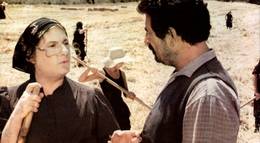 Кадр из фильма "Клетка для чудаков 2" - 1