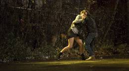 Кадр из фильма "Их первая ночь" - 2