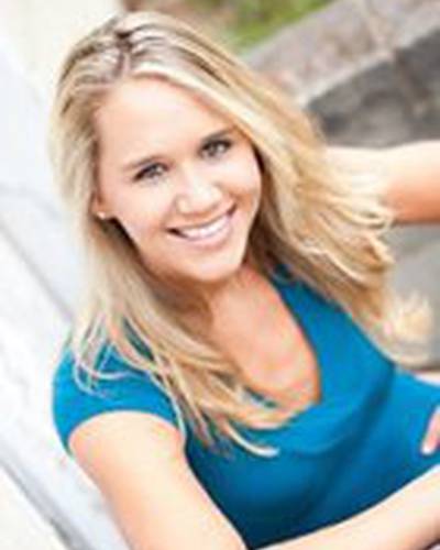 Emily Mathason фото