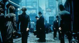 Кадр из фильма "Секретный агент" - 2