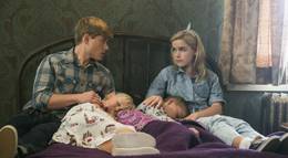 Кадр из фильма "Цветы на чердаке" - 1