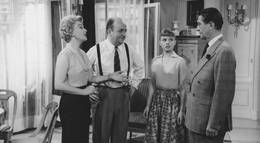 Кадр из фильма "Когда вмешивается женщина" - 2