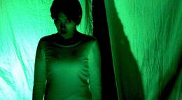 Кадр из фильма "Деревня закрытых дверей" - 1