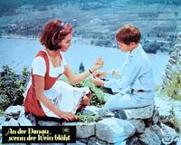 Кадр An der Donau, wenn der Wein blüht