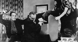 Кадр из фильма "Часы отчаяния" - 2