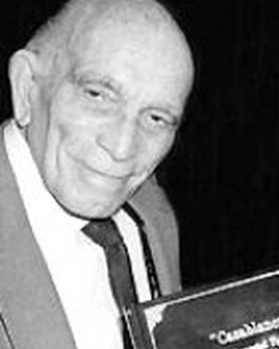 Джулиус Дж. Эпштейн фото