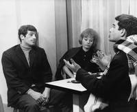 Кадр Женщина есть женщина