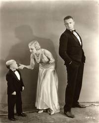 Кадр Уродцы